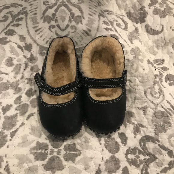 Infant uggs - Picture 3 of 3